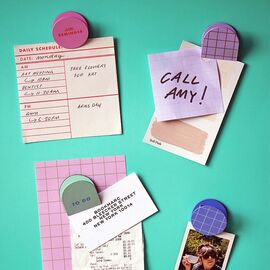Kikkerland - Inkerie Magnetic Clips - Set of 4 - 4 cm x 4 cm x 2.75 cm / Home and Kitchen Uncategorized (Home & Kitchen) Home & Kitchen