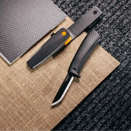 Fiskars - Builder's Knife with Sharpener / Home and Kitchen Kitchen Home & Kitchen