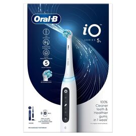 Oral-B - iO5s Quite White - Electric Toothbrush / Health and Personal Care Oral Care Personal Care
