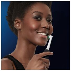 Oral-B - Pro1 Black + TC / Health and Personal Care Υγιεινή Στόματος Προσωπική Φροντίδα