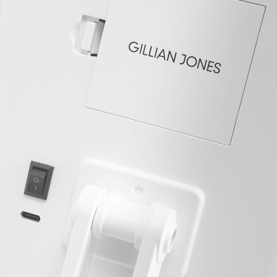 Gillian Jones - Makeup Mirror w. Heart LED Light & Touch Function White / Beauty Tools & Accessories Makeup