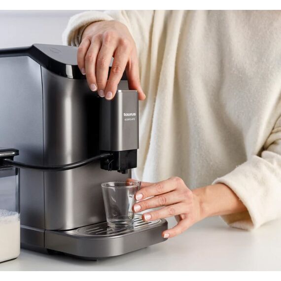 Taurus Accento Latte espresso machine; 20 bar White Coffee Coffee Machines Appliances