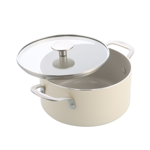 KitchenAid - Coloured Aluminum Casserole with Lid - Almond Cream - 20 cm / Home and Kitchen