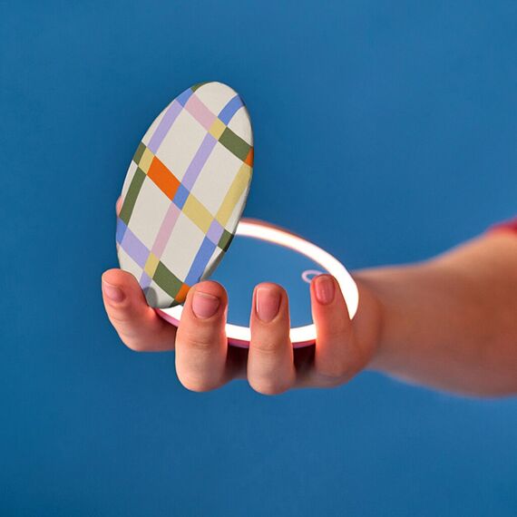 Kikkerland - Inkerie LED Pocket Mirror - 3.5 inches diameter / Beauty